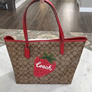 NWT Coach Coach Wild Strawberry City Tote (Khaki/Electric Red) - Fabulous!! 🍓